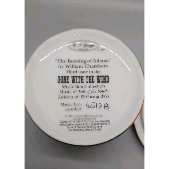 Vintage GONE WITH THE WIND "The Burning Of Atlanta" Ceramic Music Box #6517A - Picture 3 of 4